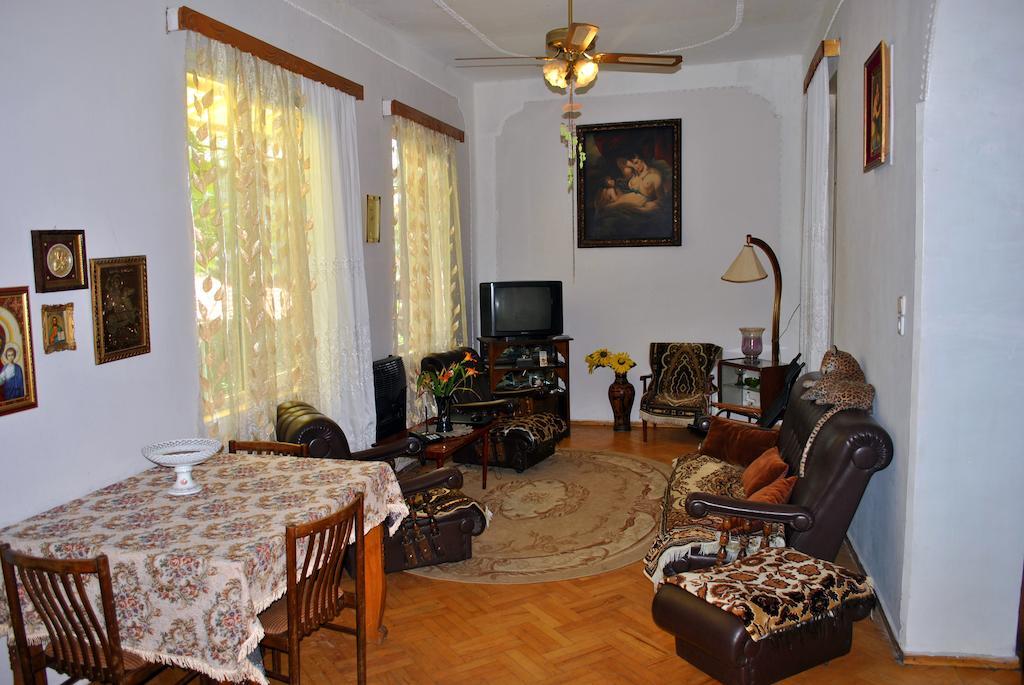 Tamar Guest House Gori Pokoj fotografie